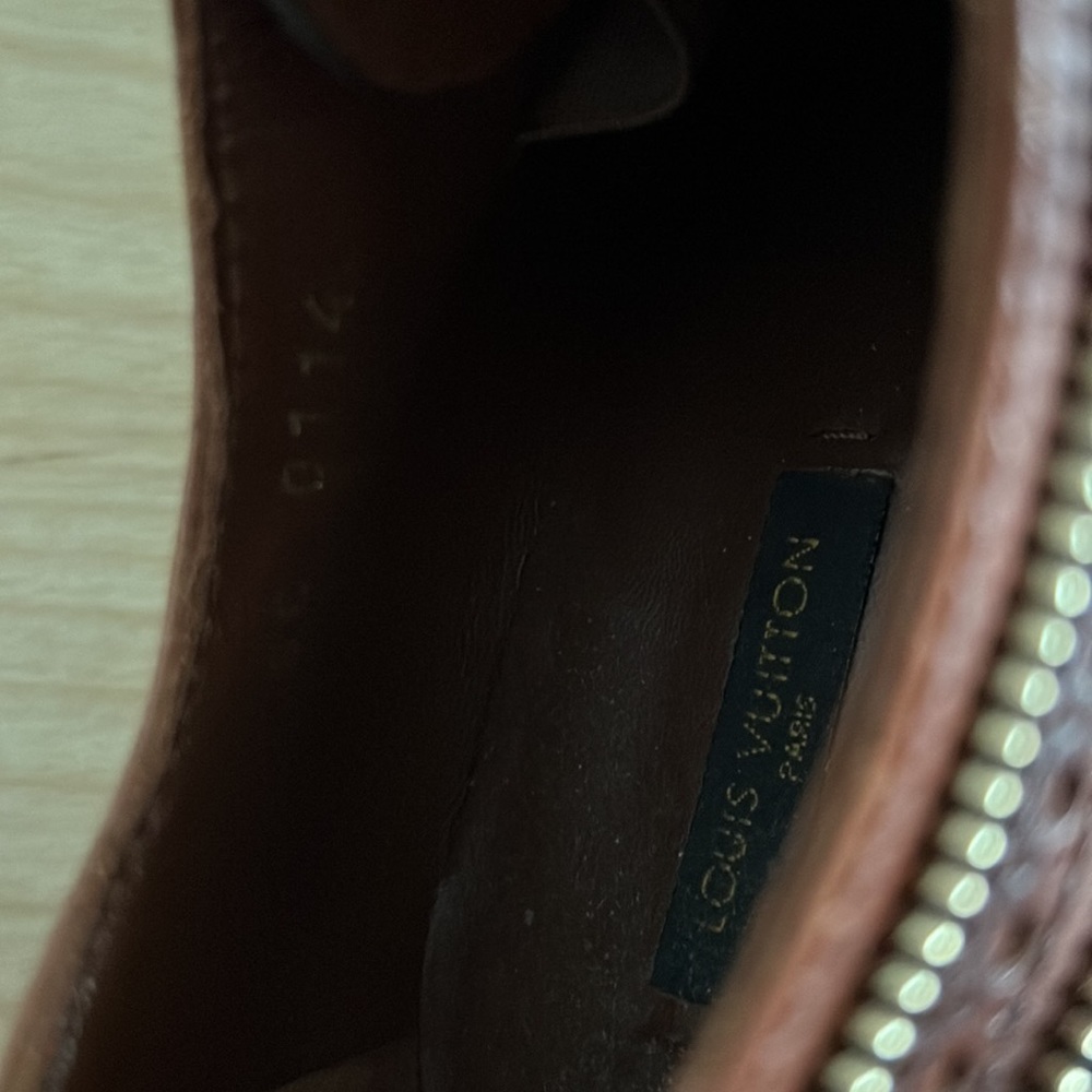 Classy Louis Vuitton shoe - gently worn - Picture 8 of 9